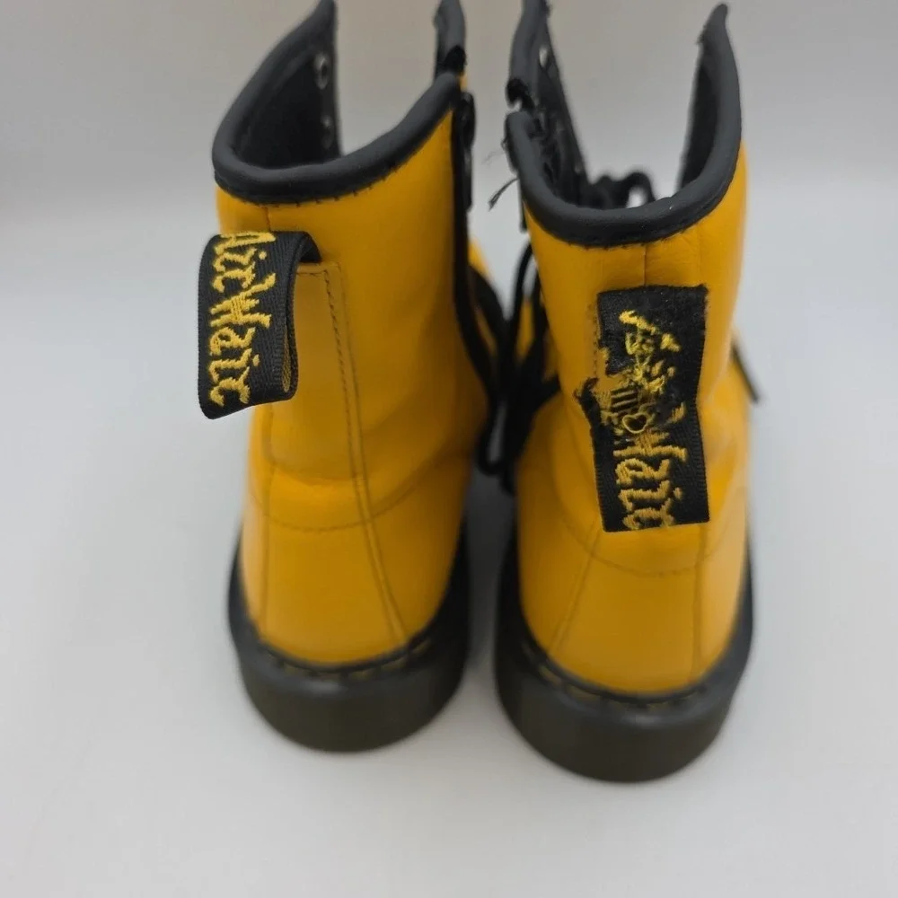 Dr Martens 1460Y Yellow Smooth Leather 8 Eyelet Combat Boots Youth size 5 Zip Up - Picture 3 of 11